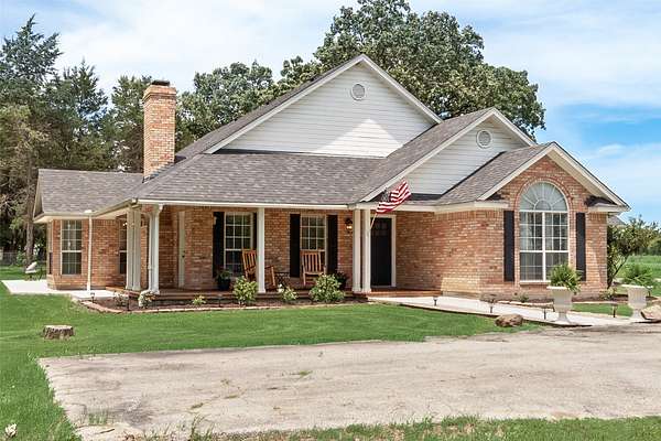 10 Acres of Land with Home for Sale in Edgewood, Texas