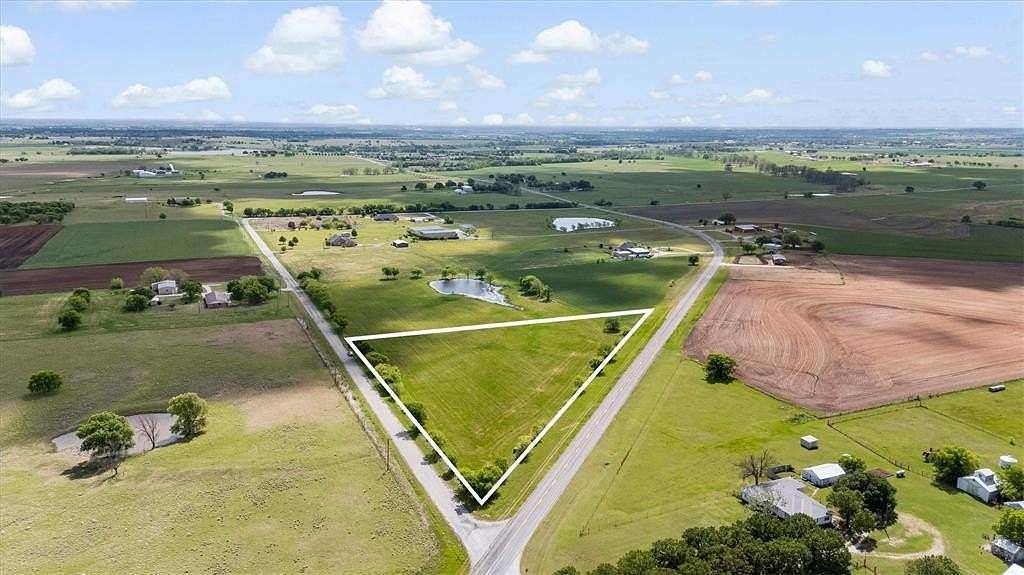 4 Acres of Residential Land for Sale in Lindsay, Texas
