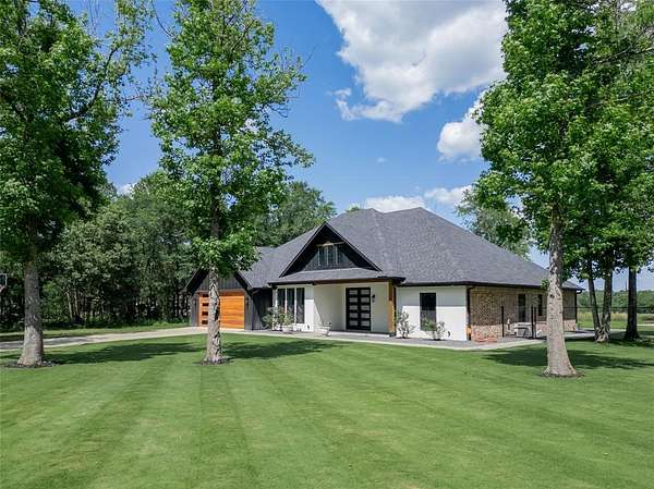 4 Acres of Land with Home for Sale in Mineola, Texas