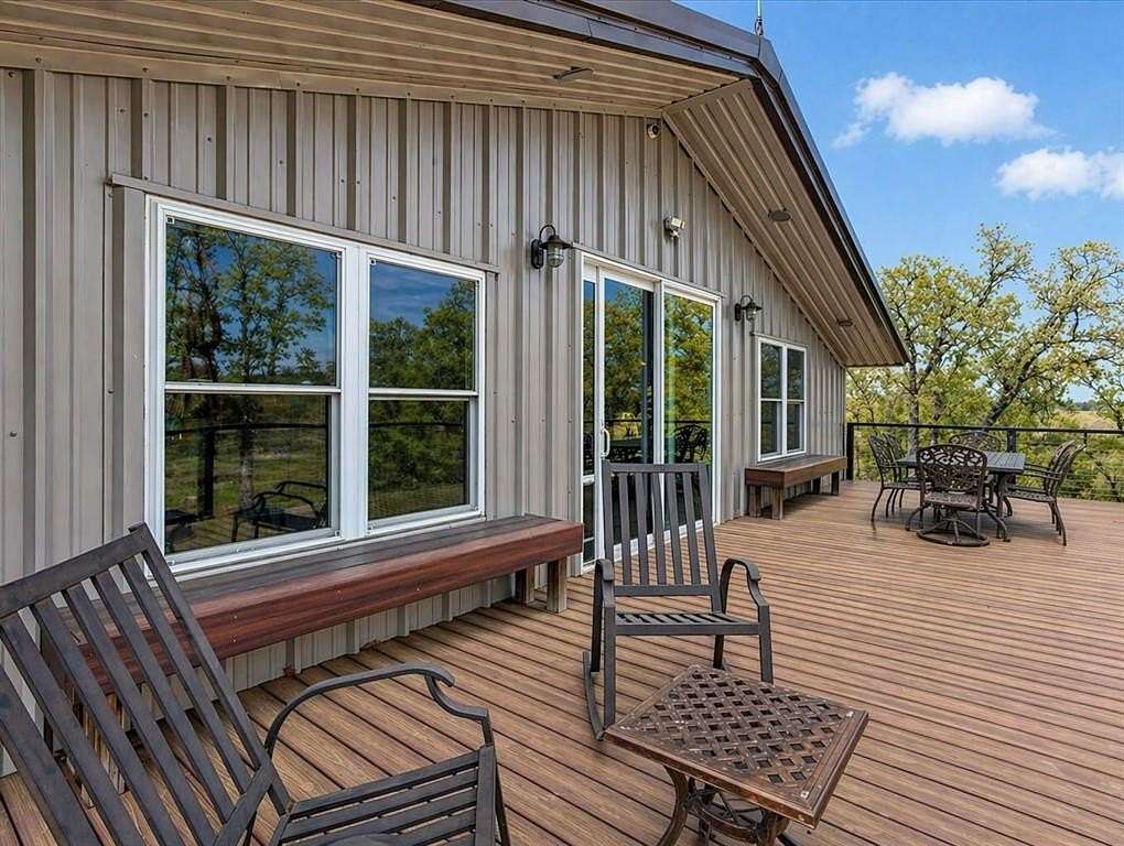147 Acres of Land with Home for Sale in Whitesboro, Texas