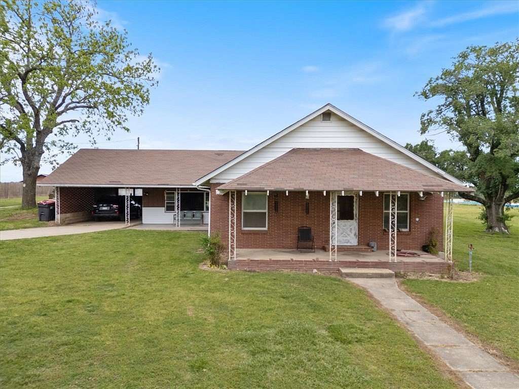 2.37 Acres of Land with Home for Sale in Lincoln, Arkansas