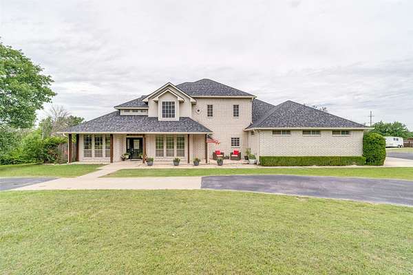 5 Acres of Land with Home for Sale in Fort Worth, Texas