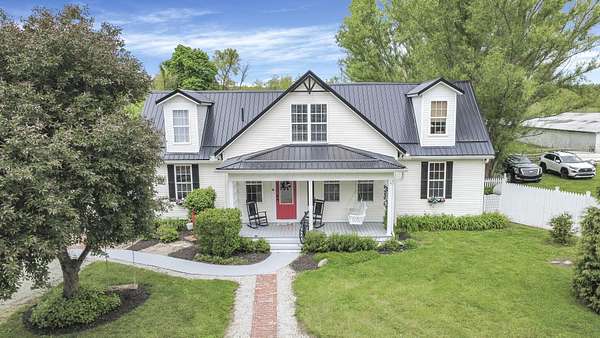 1.5 Acres of Land with Home for Sale in Baltimore, Ohio