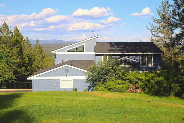 5 Acres of Land with Home for Sale in Colbert, Washington