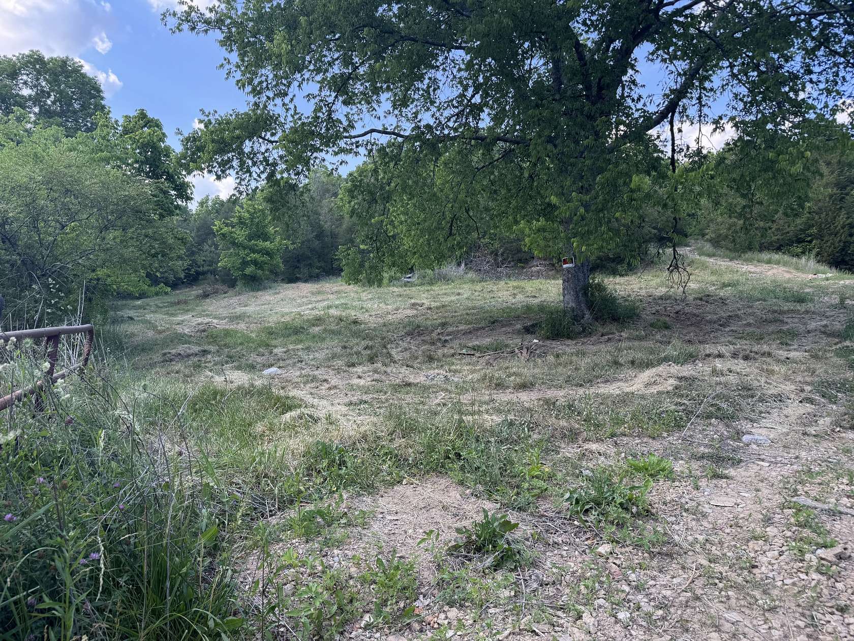 9.7 Acres of Residential Land for Sale in Bethpage, Tennessee