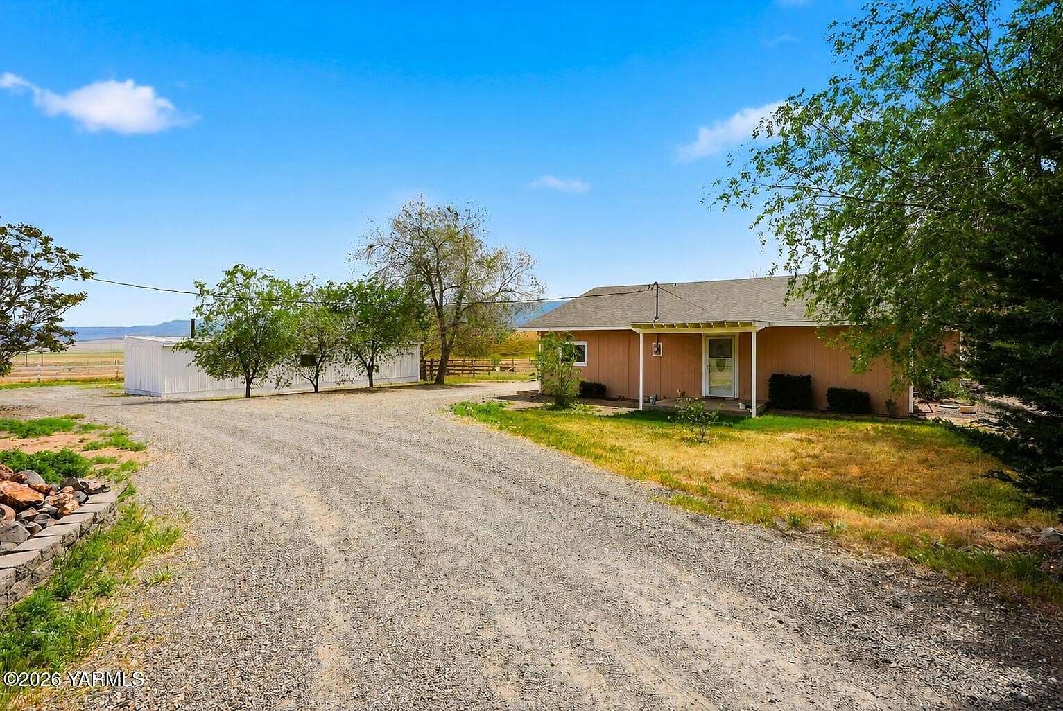 20.2 Acres of Agricultural Land with Home for Sale in Sunnyside, Washington