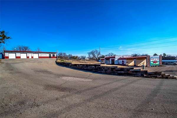 1.43 Acres of Commercial Land for Sale in Chandler, Oklahoma