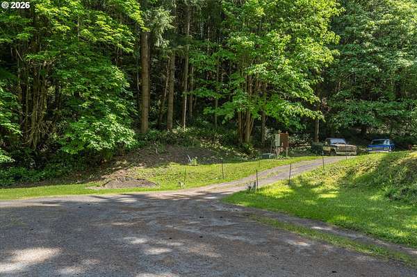 5 Acres of Residential Land for Sale in Longview, Washington