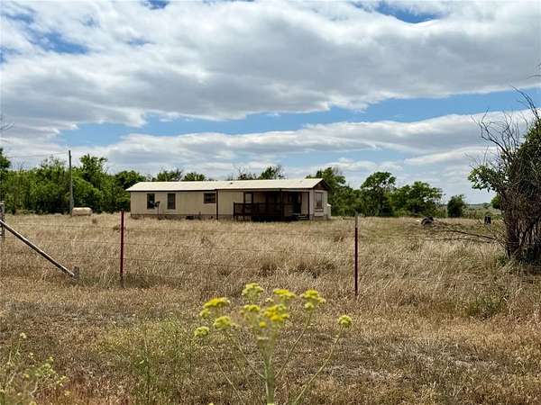 2.5 Acres of Land with Home for Sale in Sayre, Oklahoma