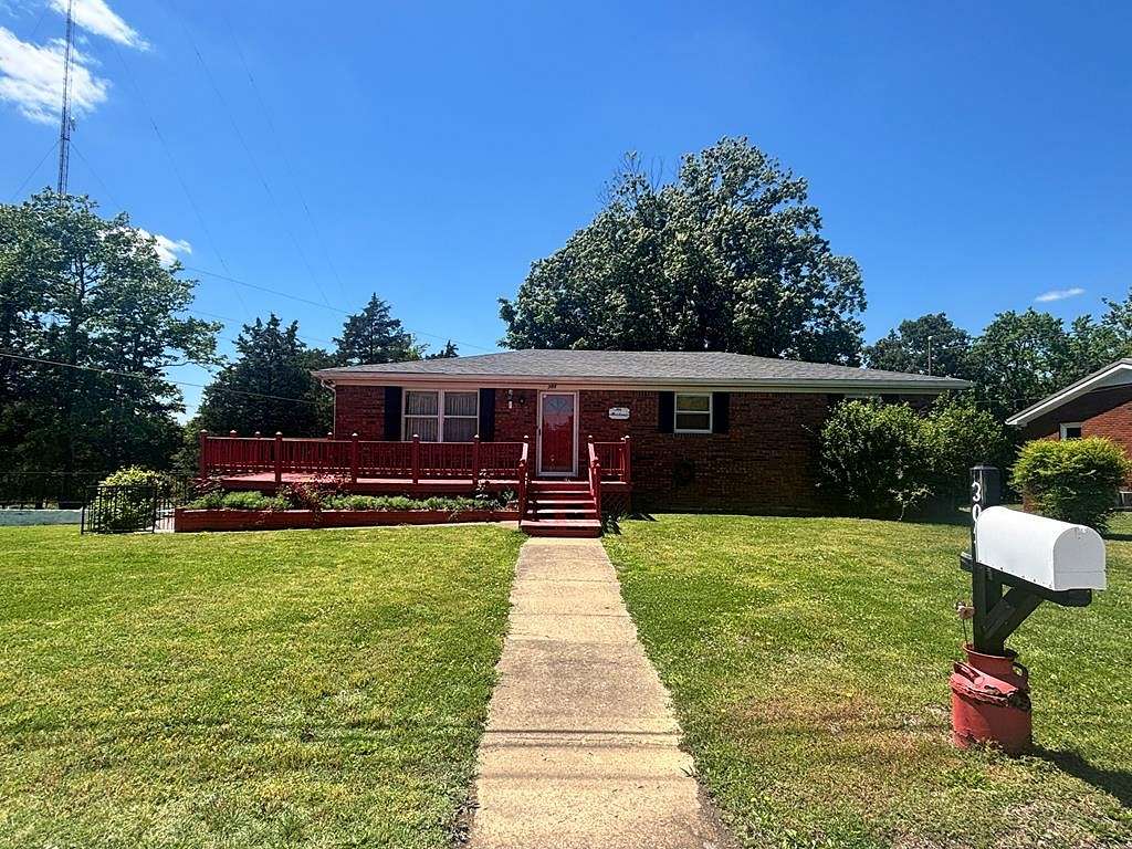 18 Acres of Land with Home for Sale in Hopkinsville, Kentucky