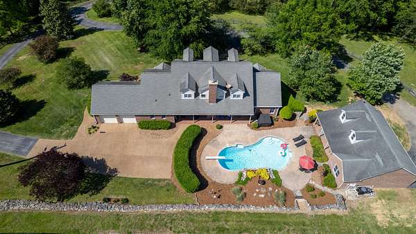 30 Acres of Land with Home for Sale in Gordonsville, Tennessee