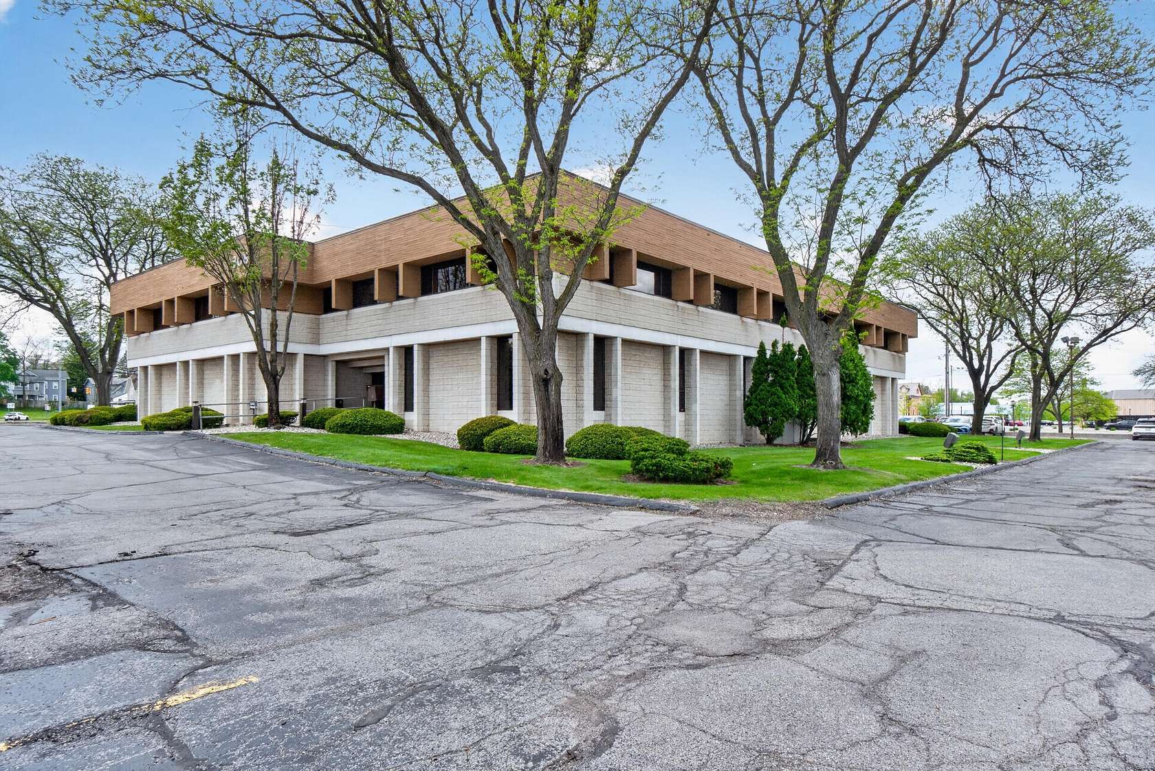 1.9 Acres of Improved Commercial Land for Sale in Jackson, Michigan