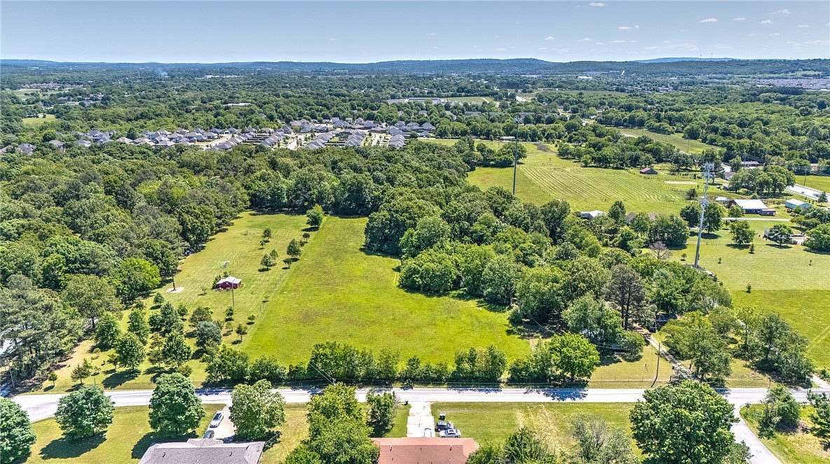 10 Acres of Residential Land for Sale in Fayetteville, Arkansas