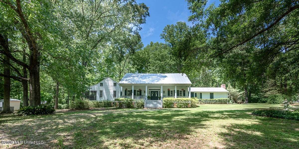 4 Acres of Land with Home for Sale in Natchez, Mississippi