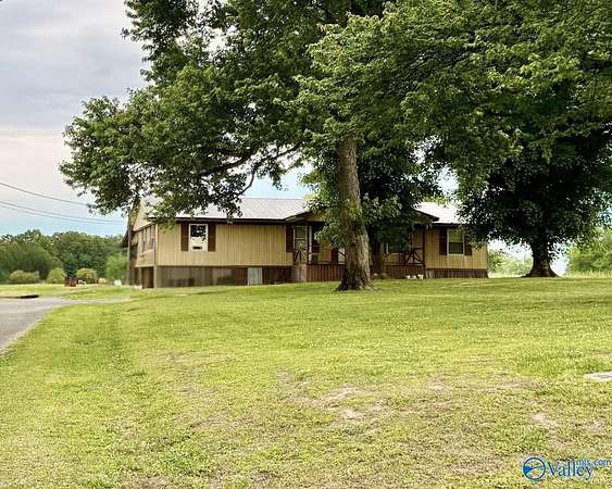 10 Acres of Land with Home for Sale in Boaz, Alabama