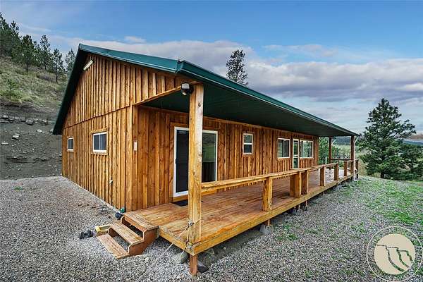 10 Acres of Land with Home for Sale in Columbus, Montana