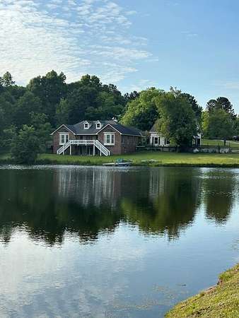 4.5 Acres of Land with Home for Sale in Salem, Alabama