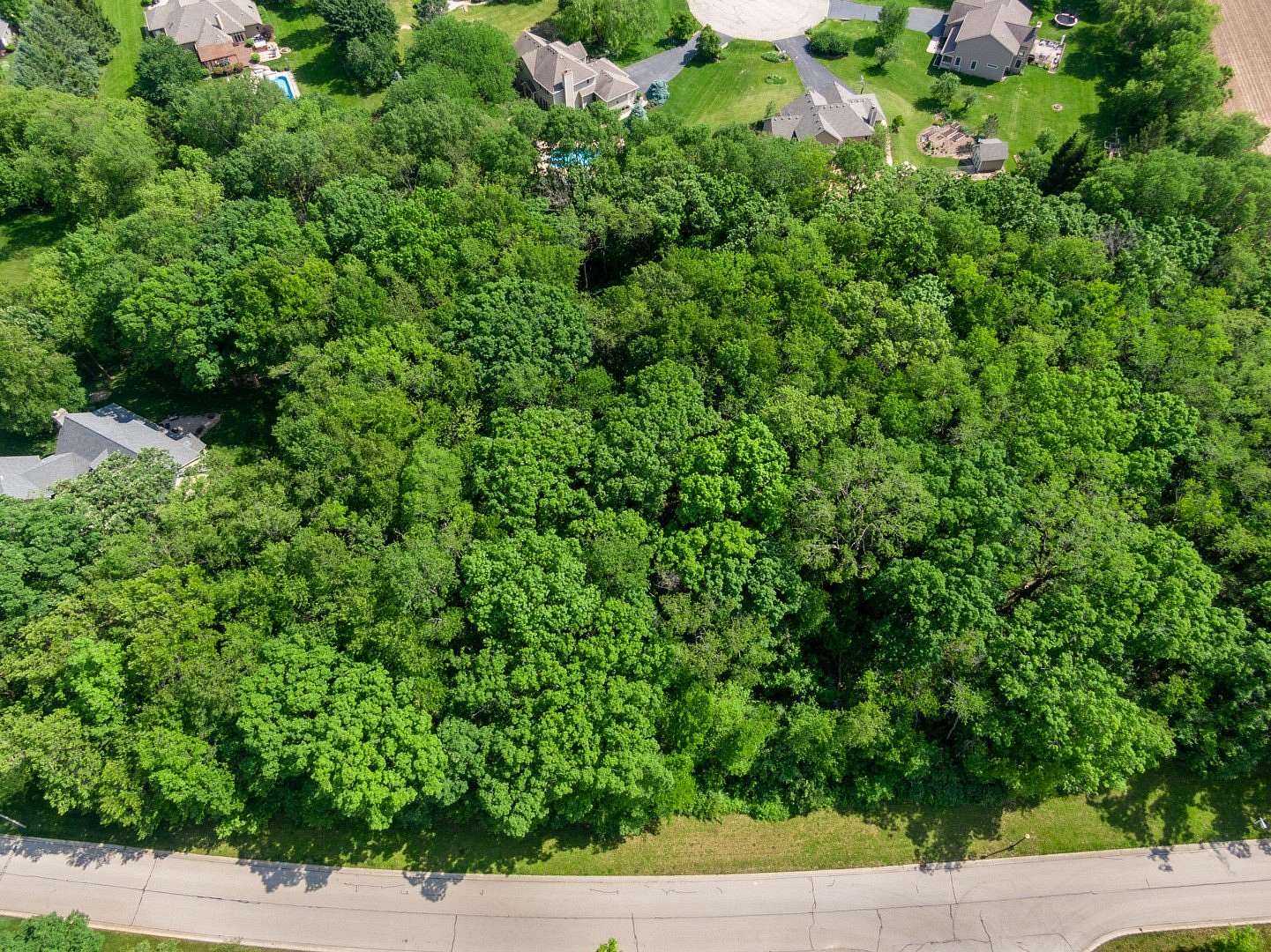 1 Acre of Residential Land for Sale in Spring Grove, Illinois