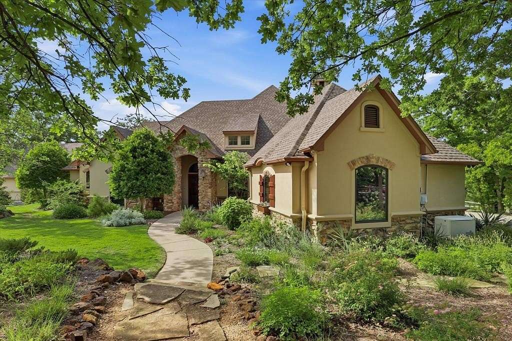 6 Acres of Land with Home for Sale in Aubrey, Texas