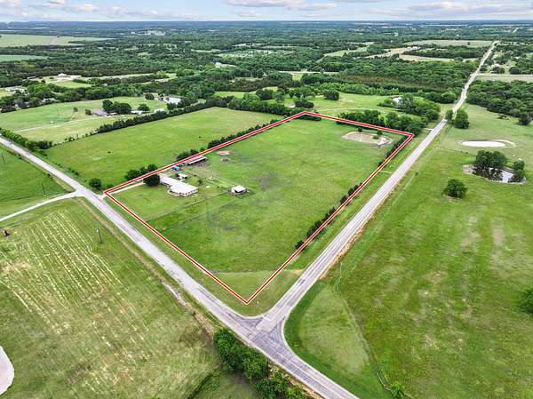 13 Acres of Land with Home for Sale in Leonard, Texas