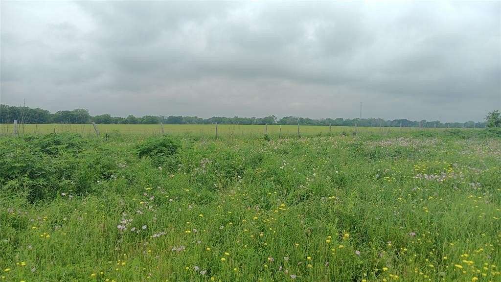 24 Acres of Agricultural & Residential Land for Sale in Chilton, Texas