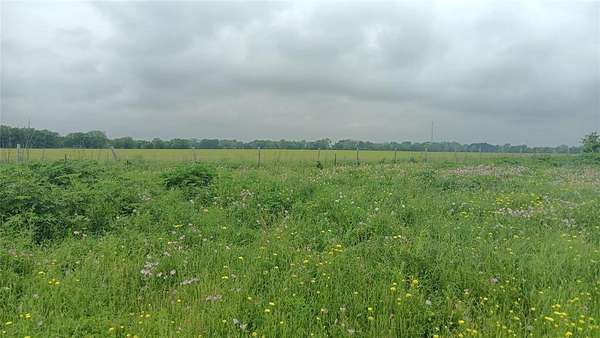 24.9 Acres of Agricultural & Residential Land for Sale in Chilton, Texas