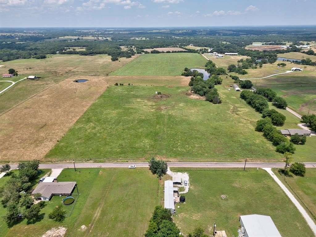2.12 Acres of Residential Land for Sale in Whitesboro, Texas