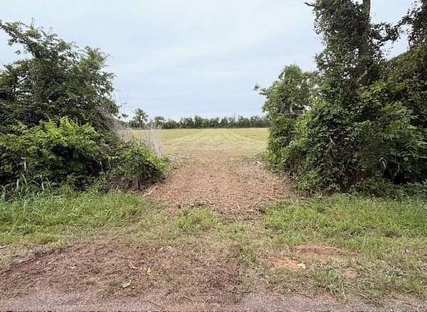 6.17 Acres of Residential Land for Sale in Crawford, Texas