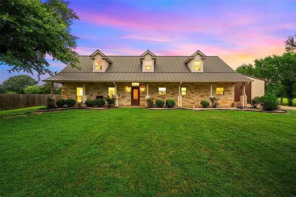1.7 Acres of Land with Home for Sale in Robinson, Texas