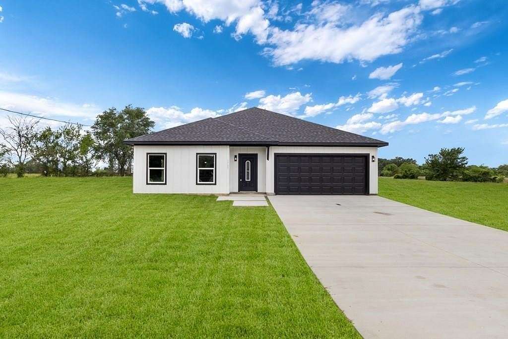 2.7 Acres of Land with Home for Sale in Tool, Texas