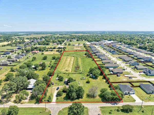 5 Acres of Residential Land for Sale in Tioga, Texas
