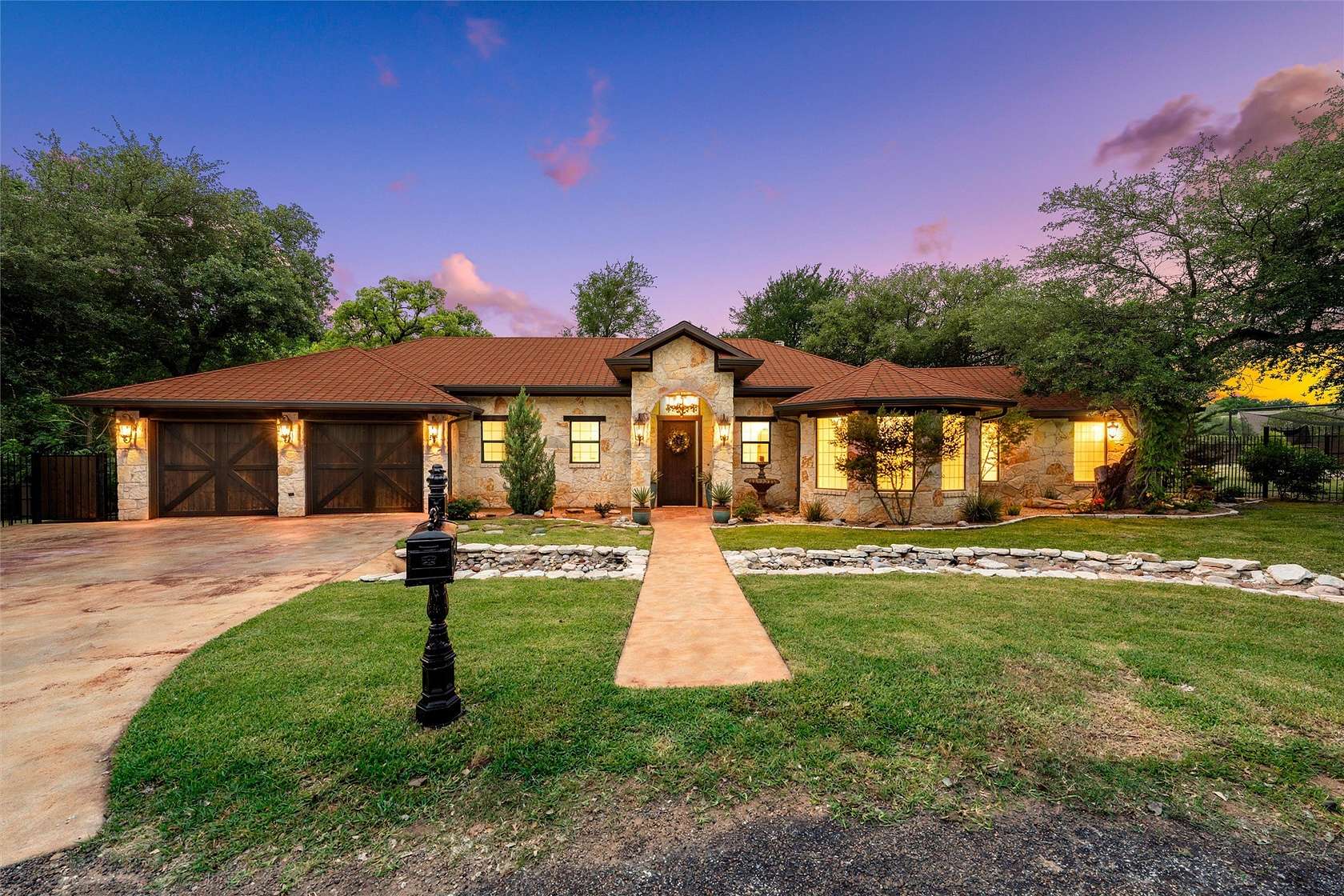 1.5 Acres of Land with Home for Sale in Waco, Texas
