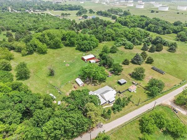 5 Acres of Land with Home for Sale in Corsicana, Texas