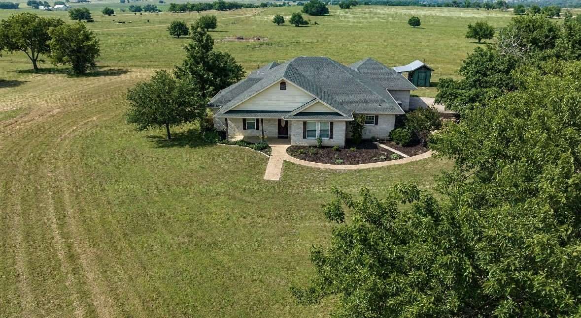 74 Acres of Agricultural Land with Home for Sale in Valley View, Texas