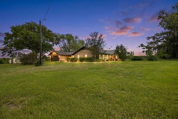 8.22 Acres of Land with Home for Sale in Mount Enterprise, Texas