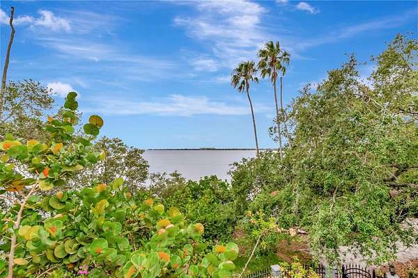 0.82 Acres of Residential Land for Sale in Tampa, Florida