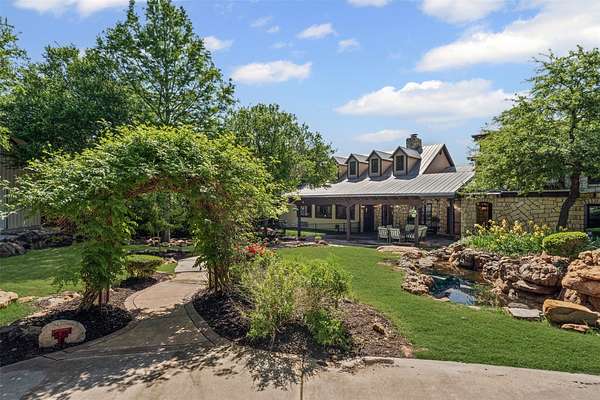1.5 Acres of Land with Home for Sale in Hudson Oaks, Texas