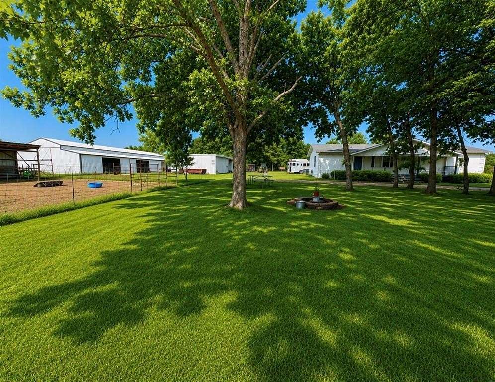 6.47 Acres of Land with Home for Sale in Whitesboro, Texas