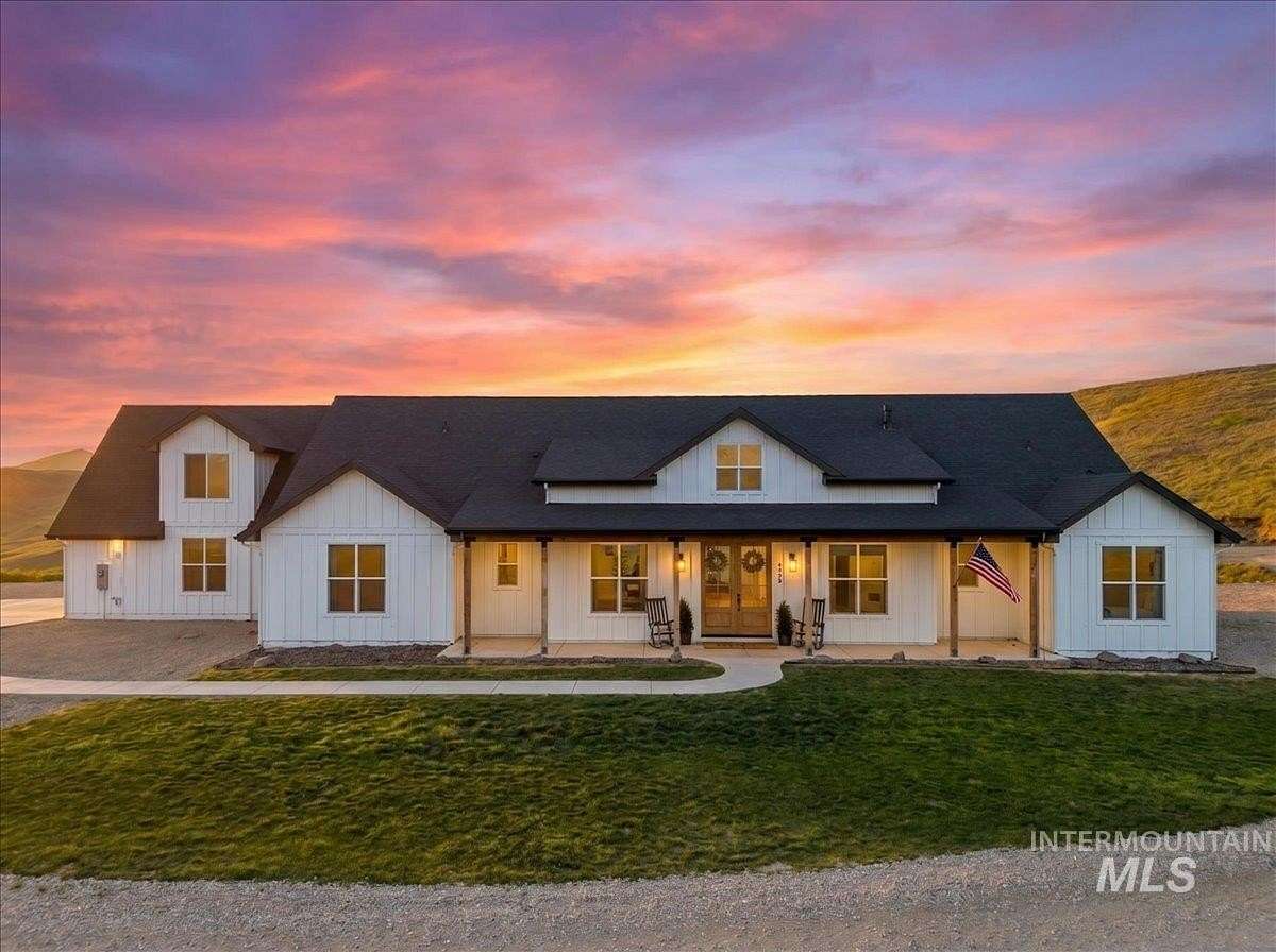 40 Acres of Land with Home for Sale in Emmett, Idaho