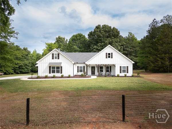 12 Acres of Land with Home for Sale in Madison, Georgia