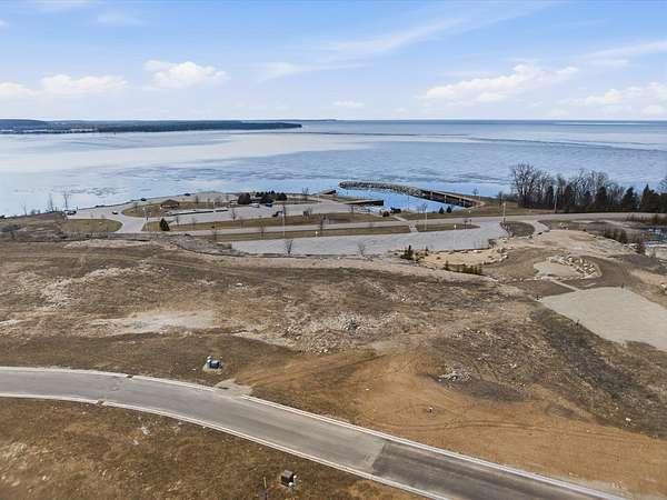 1 Acre of Commercial Land for Sale in Sturgeon Bay, Wisconsin