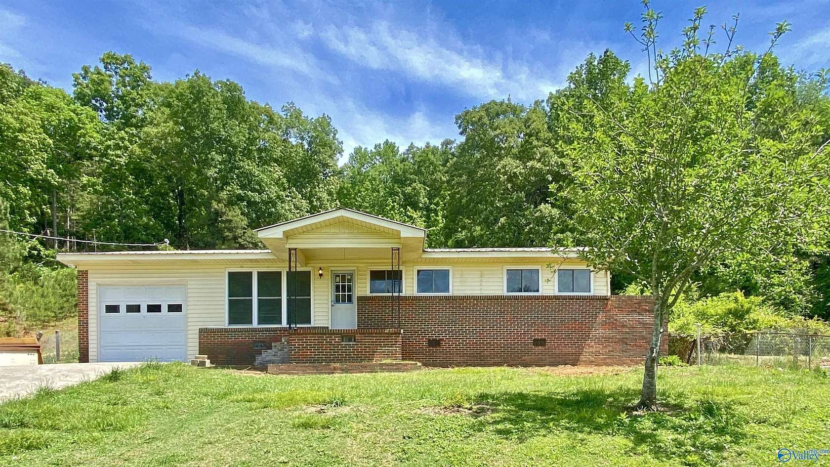 7.5 Acres of Land with Home for Sale in Attalla, Alabama