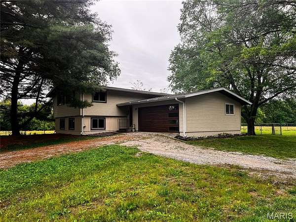 1 Acre of Land with Home for Sale in Shattuc, Illinois