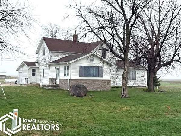 5.6 Acres of Land with Home for Sale in Lu Verne, Iowa
