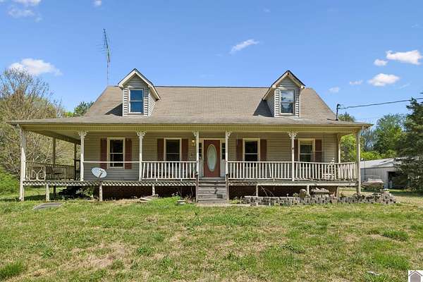 7 Acres of Land with Home for Auction in Chapel Hill, Tennessee