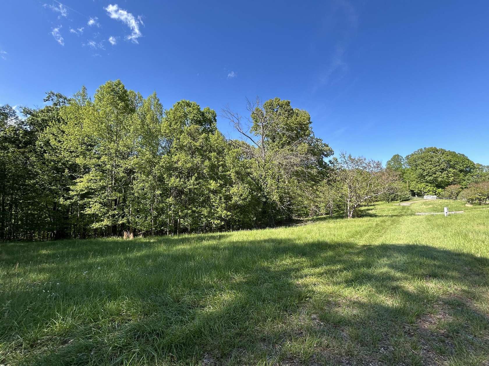 2 Acres of Residential Land for Sale in Vinton, Virginia