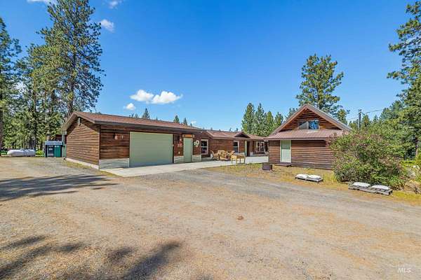 20 Acres of Land with Home for Sale in Anatone, Washington