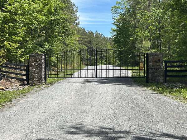 7 Acres of Residential Land for Sale in Signal Mountain, Tennessee