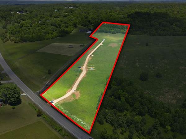 11 Acres of Land for Sale in Columbia, Tennessee