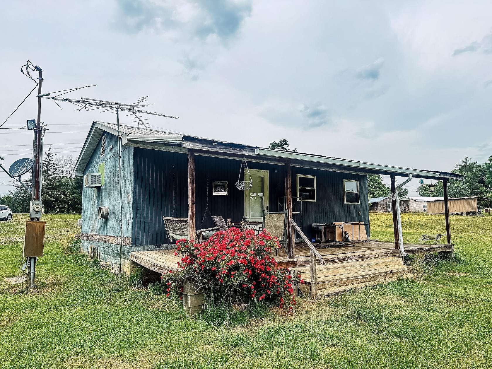 8 Acres of Land with Home for Sale in Decatur, Tennessee